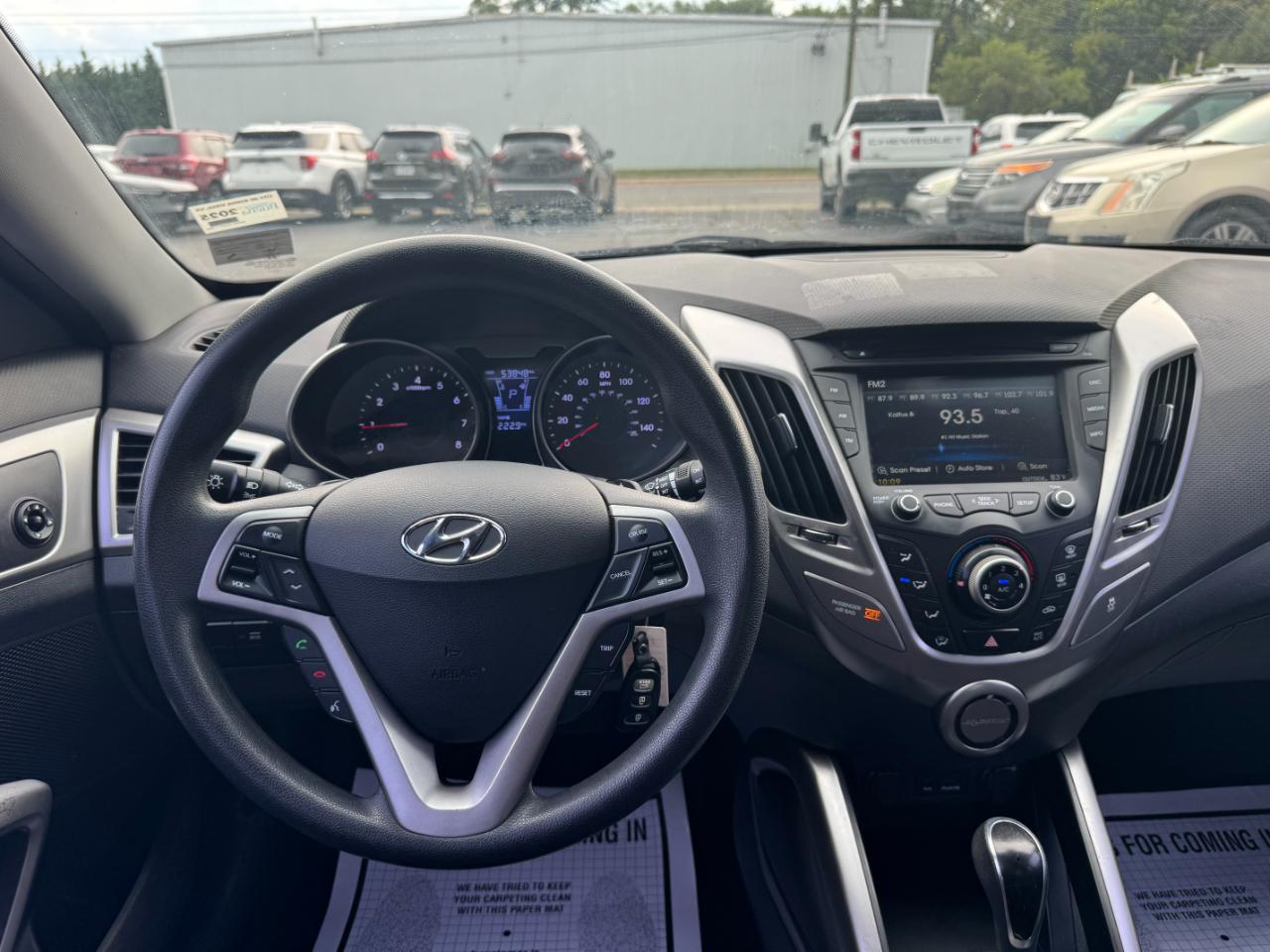 Hyundai Veloster Base 3D Coupe 2013