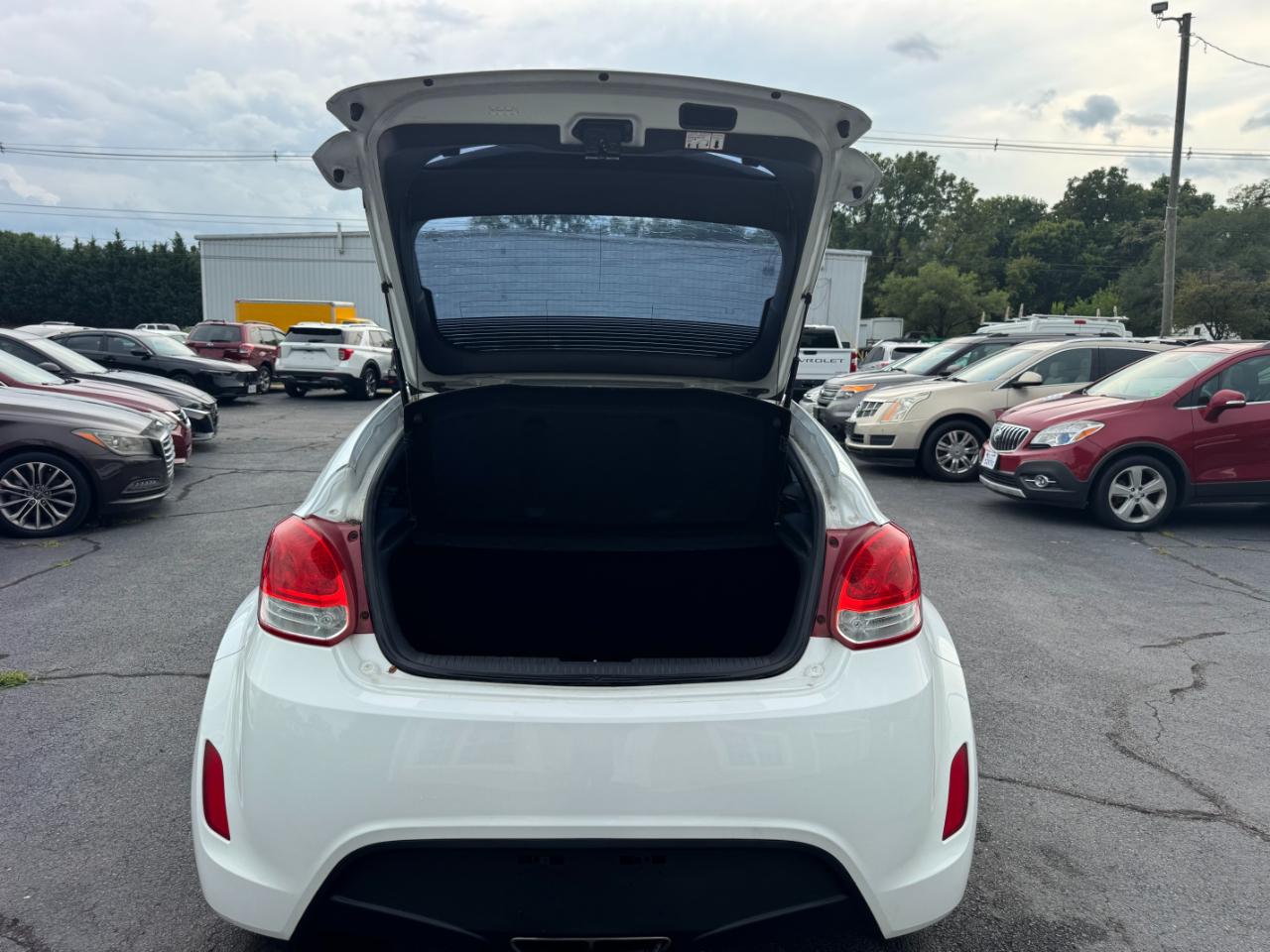 Hyundai Veloster Base 3D Coupe 2013
