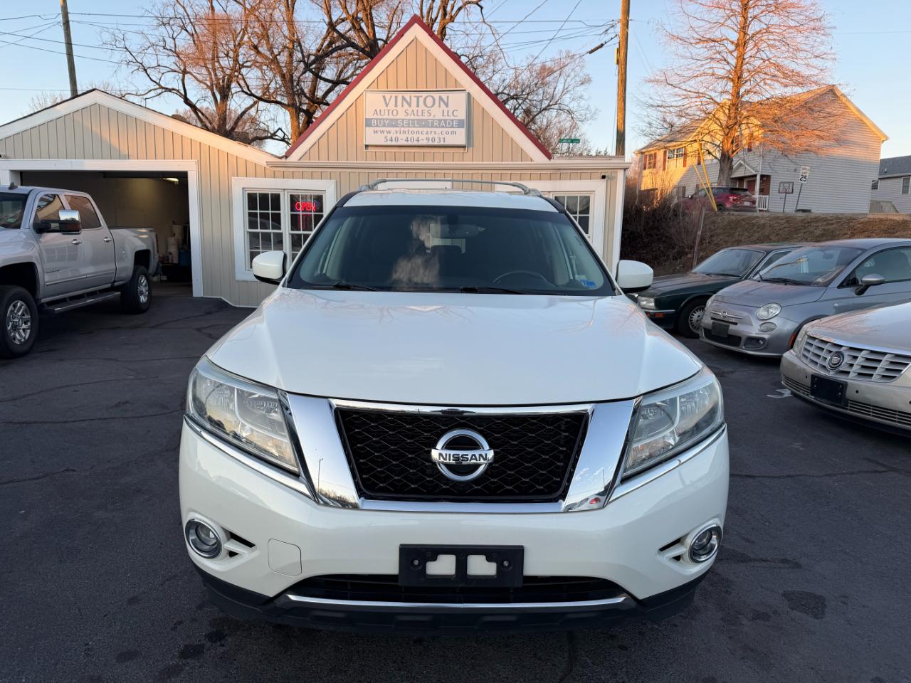 Nissan Pathfinder SV 4WD 2016
