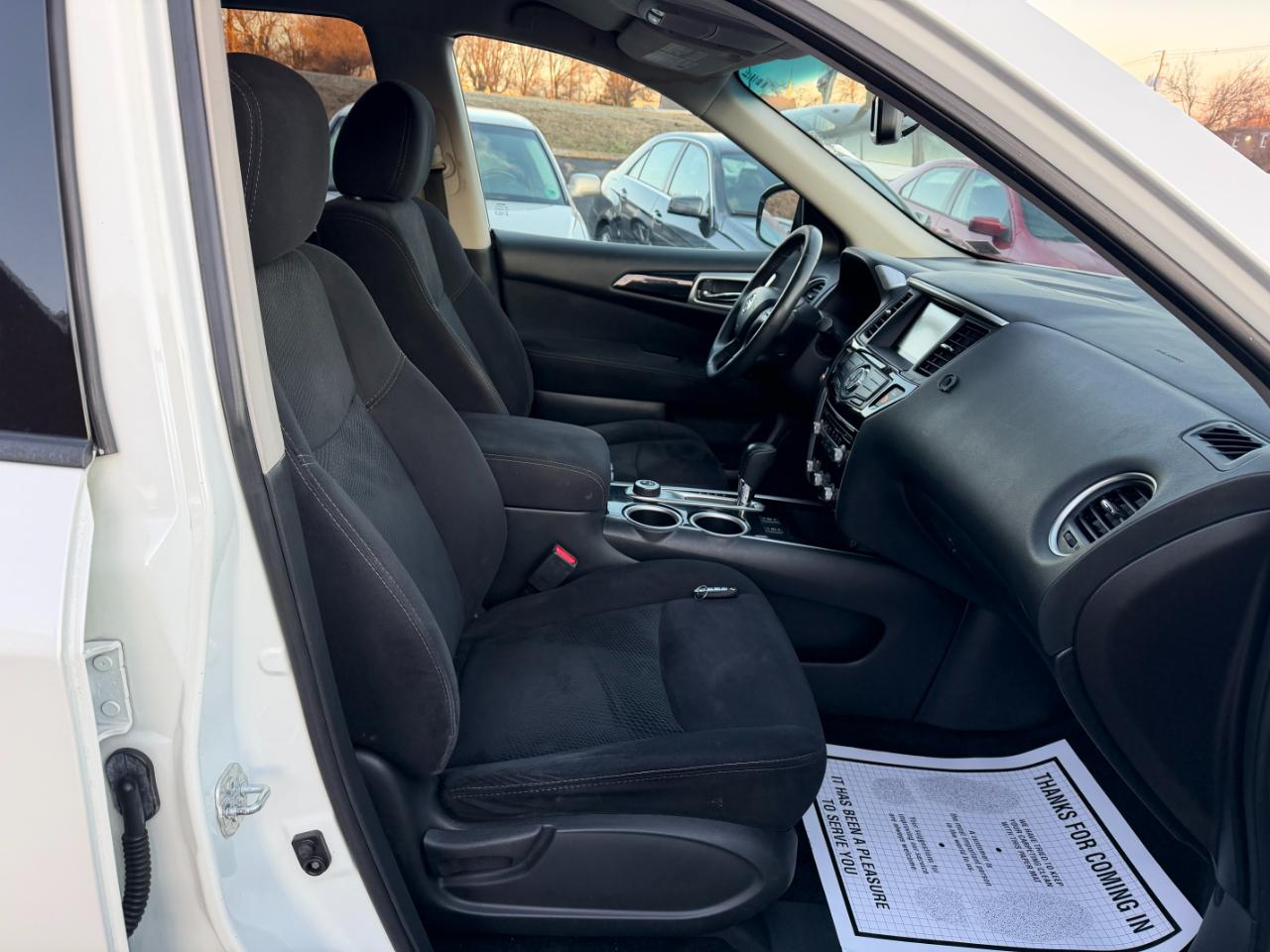 Nissan Pathfinder SV 4WD 2016