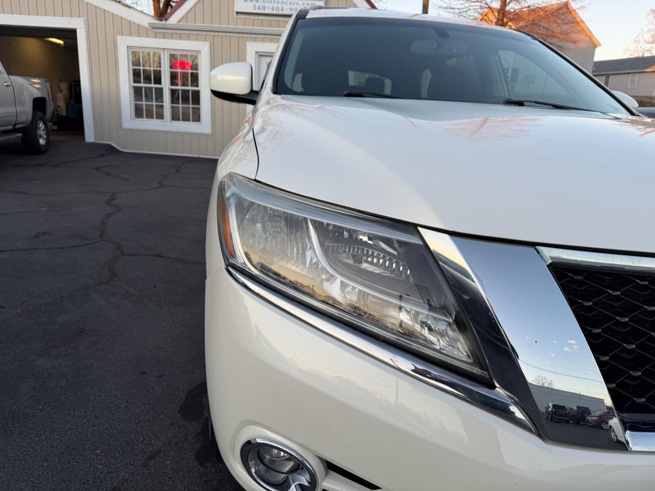 Nissan Pathfinder SV 4WD 2016