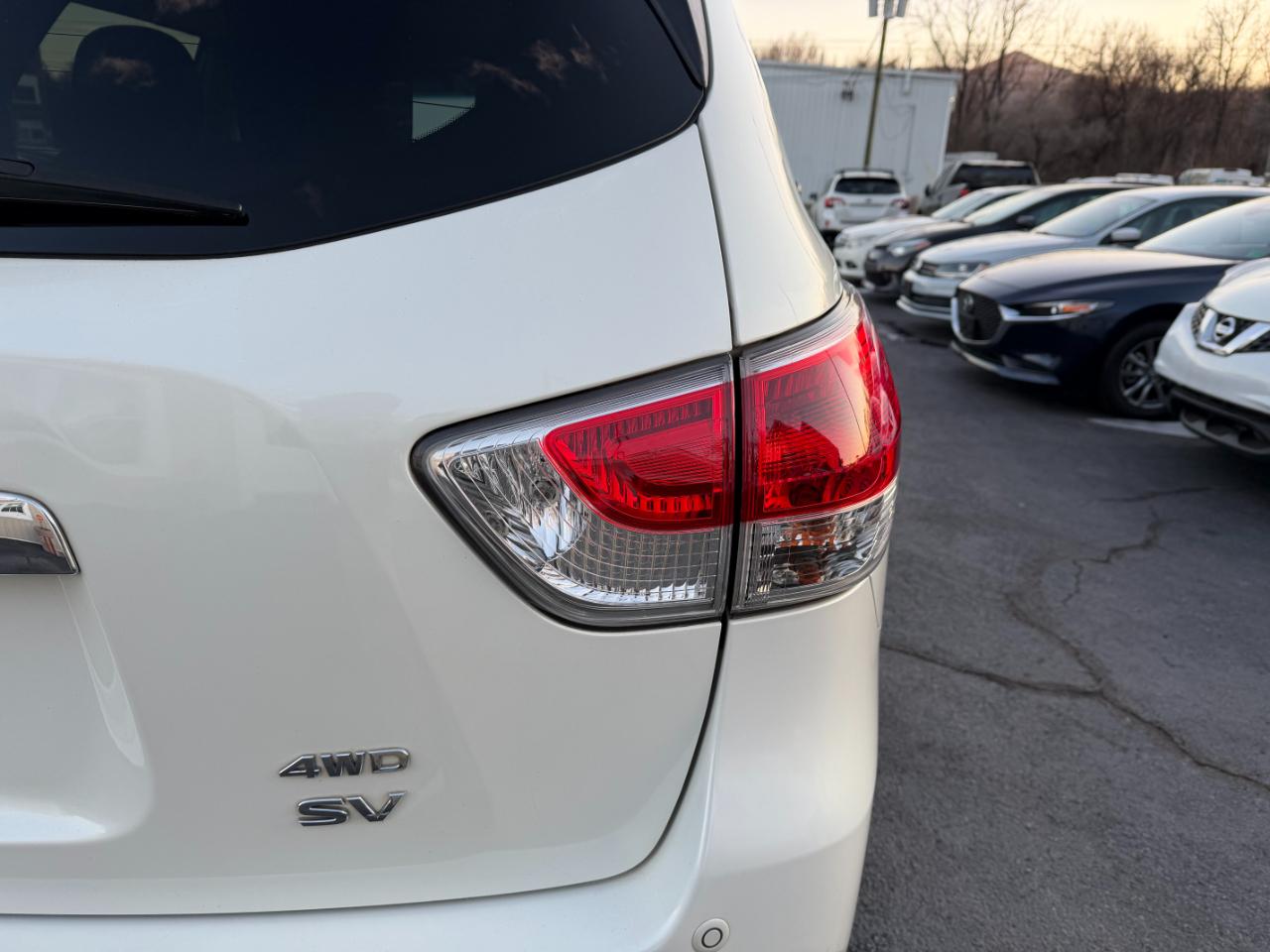 Nissan Pathfinder SV 4WD 2016