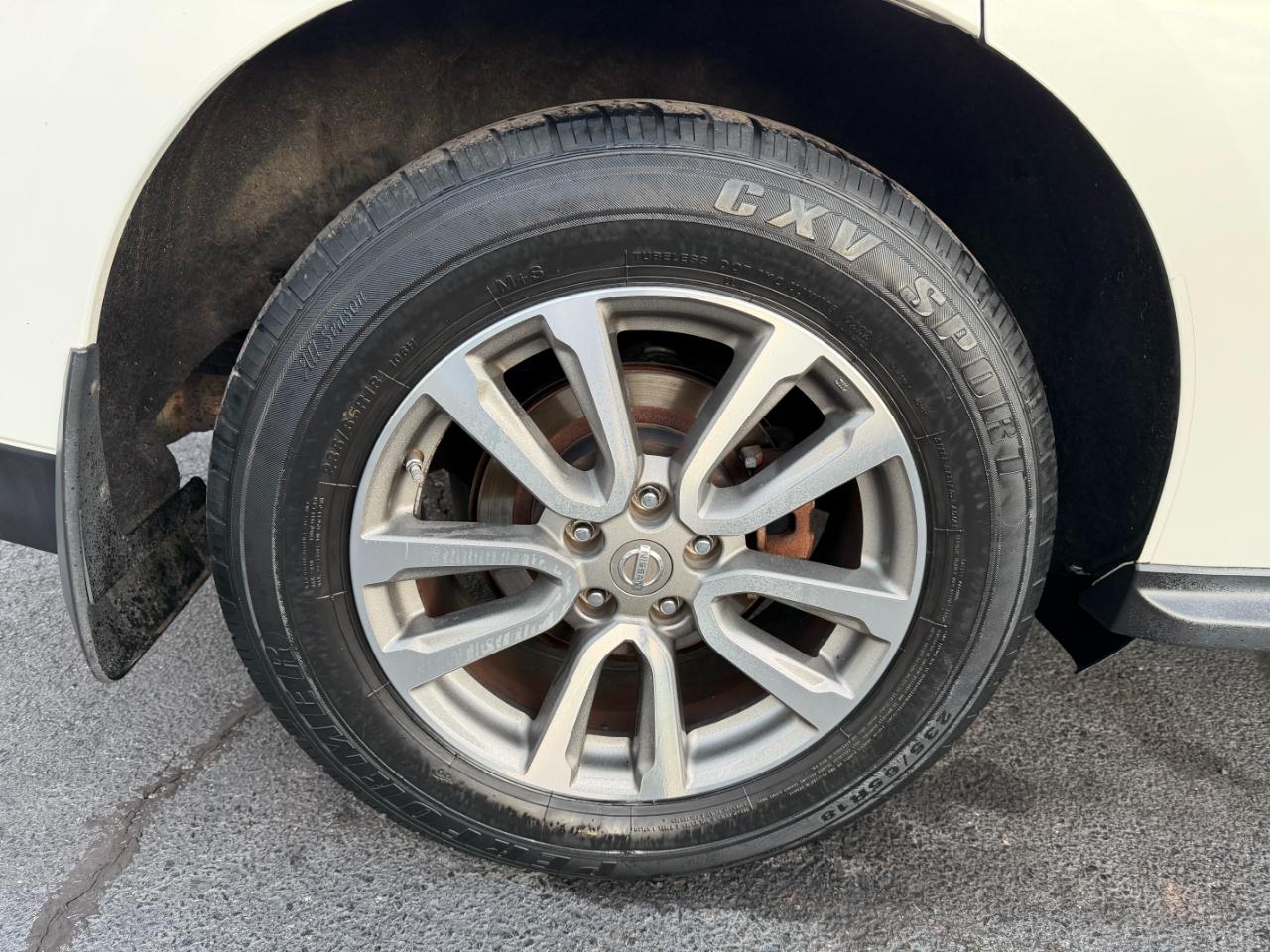 Nissan Pathfinder SV 4WD 2016