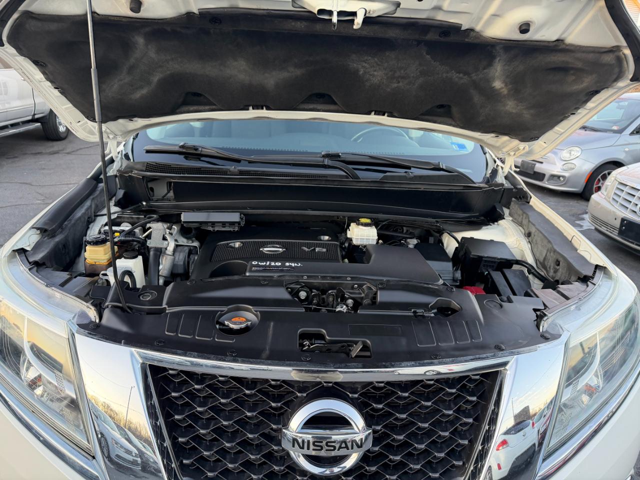 Nissan Pathfinder SV 4WD 2016