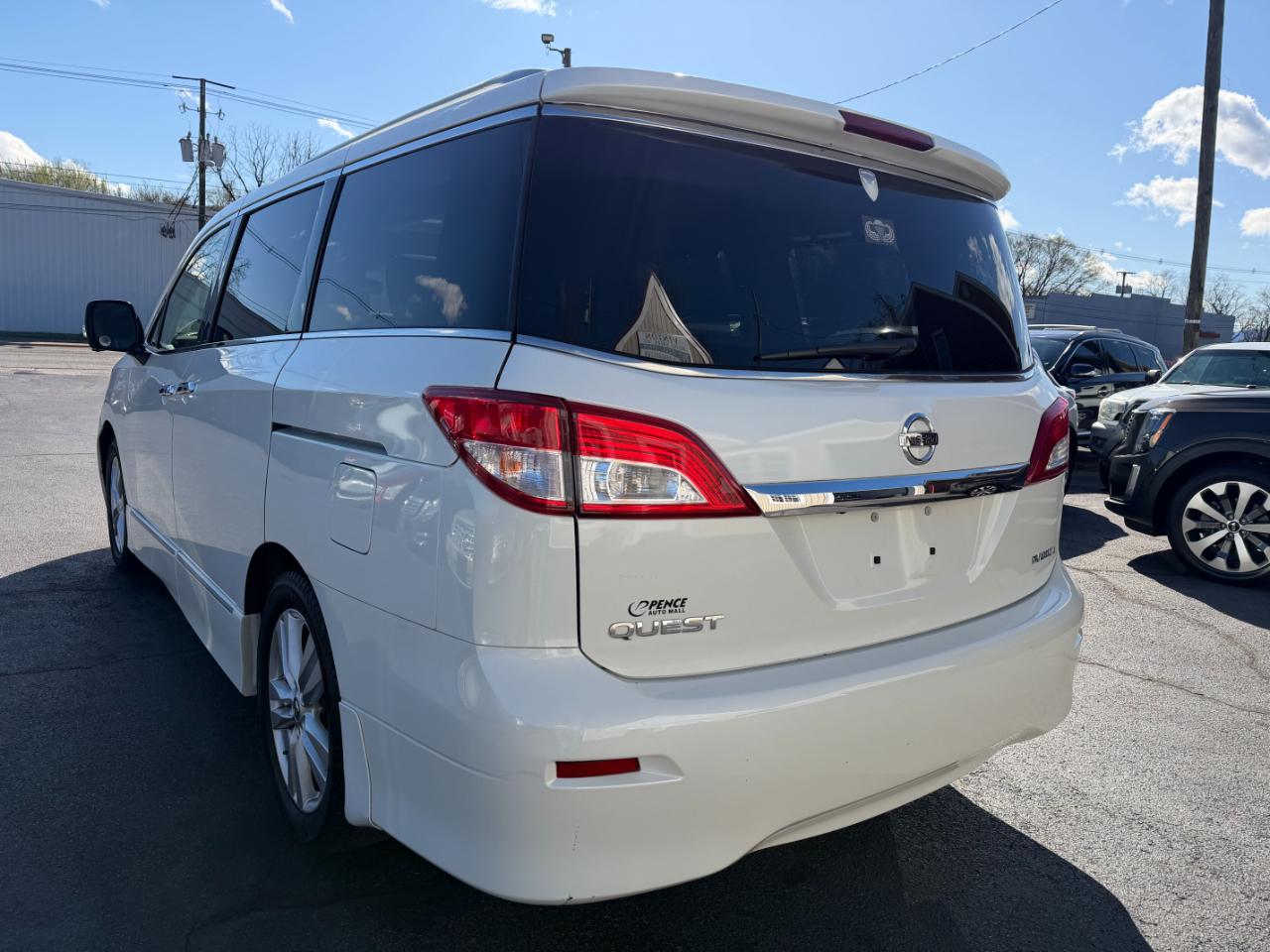 Nissan Quest Platinum 2015