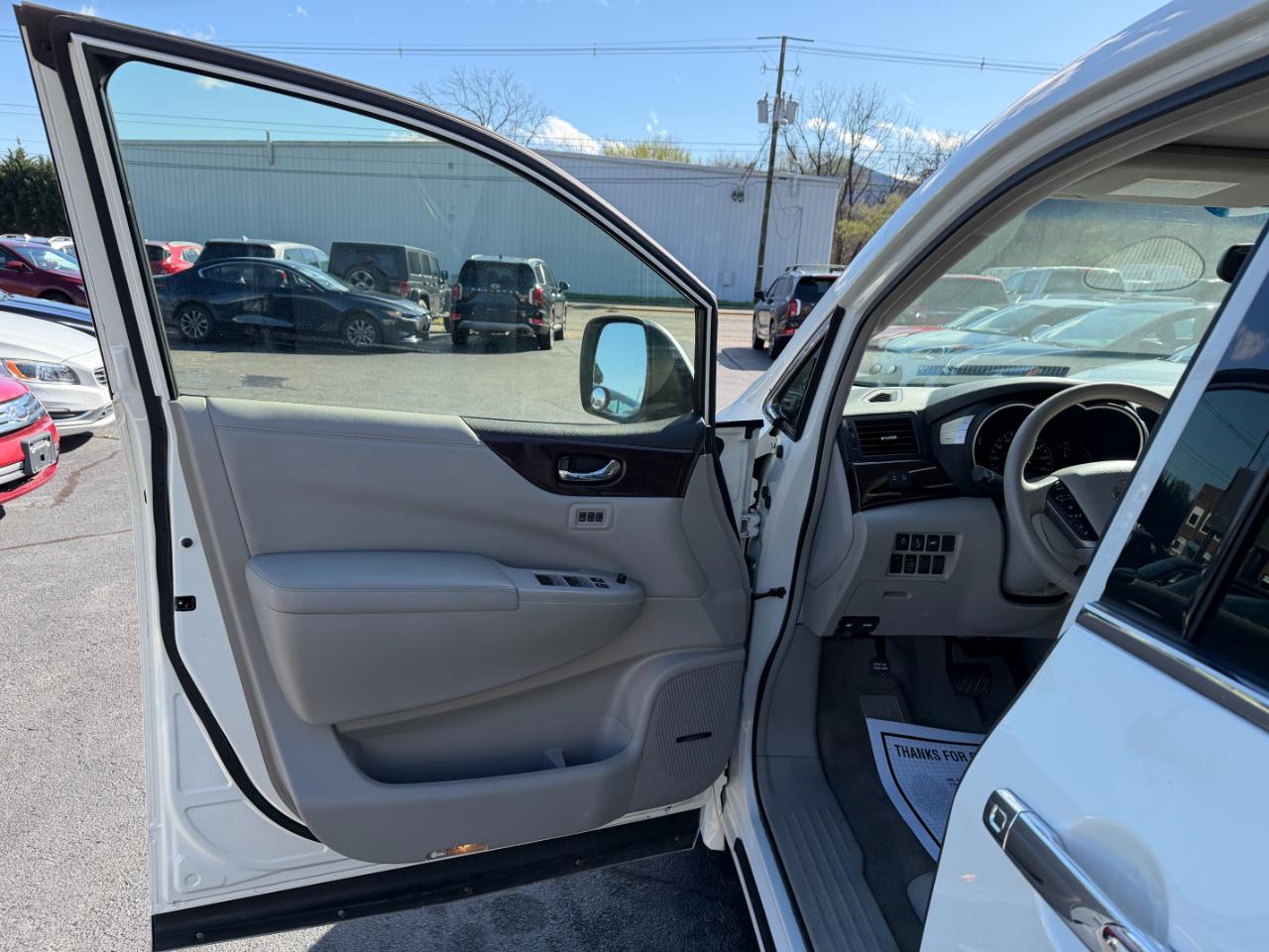 Nissan Quest Platinum 2015