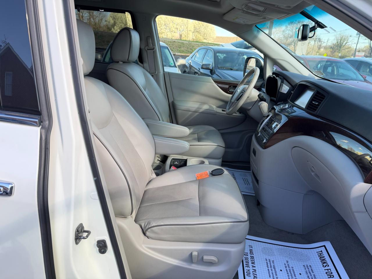 Nissan Quest Platinum 2015