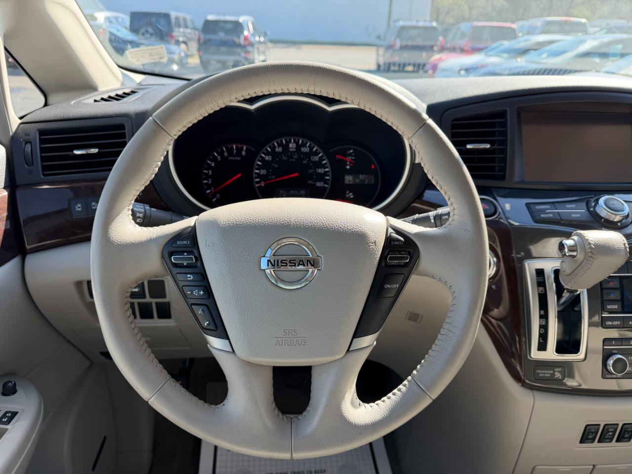 Nissan Quest Platinum 2015