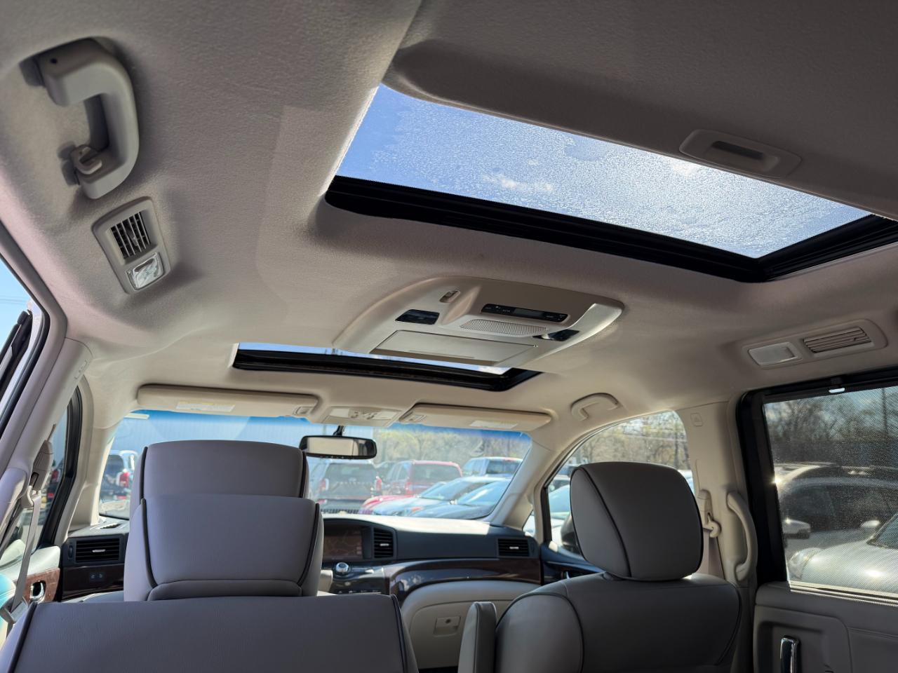 Nissan Quest Platinum 2015