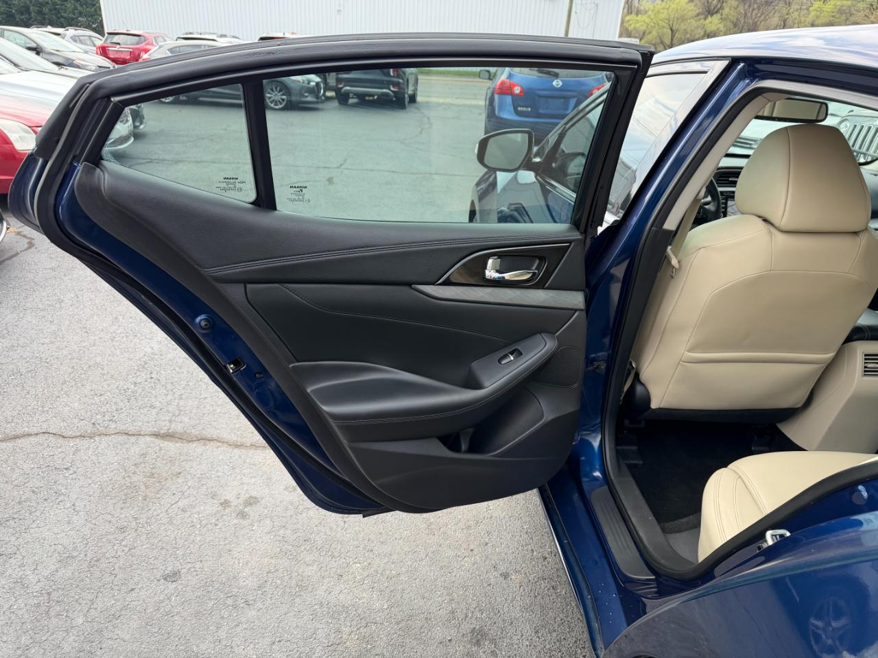 Nissan Maxima 3.5 SV 2018