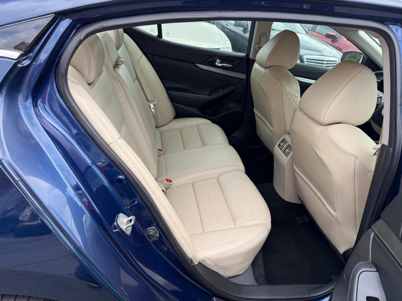 Nissan Maxima 3.5 SV 2018