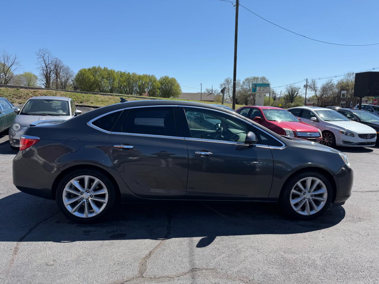 Buick Verano Base 2012