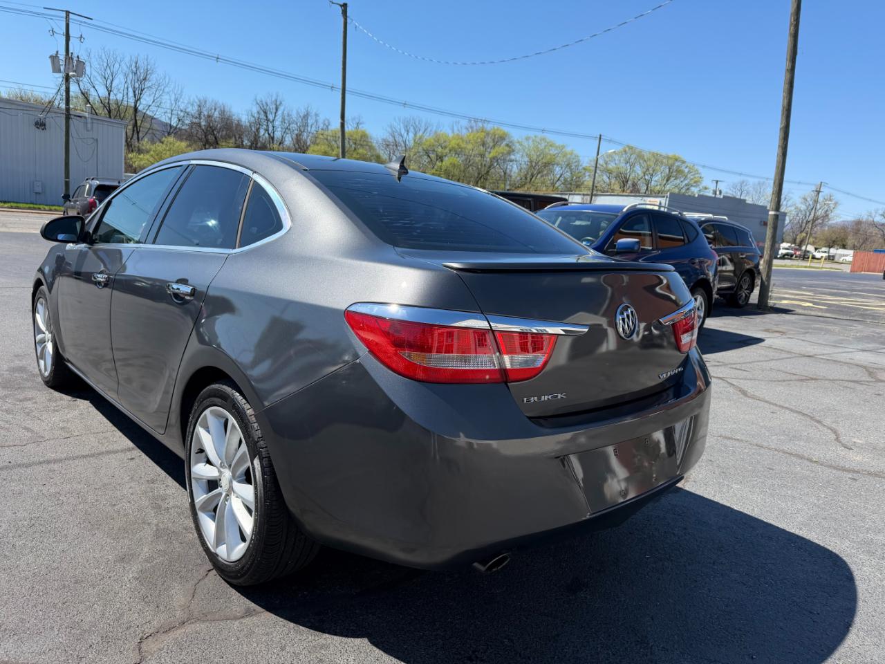 Buick Verano Base 2012