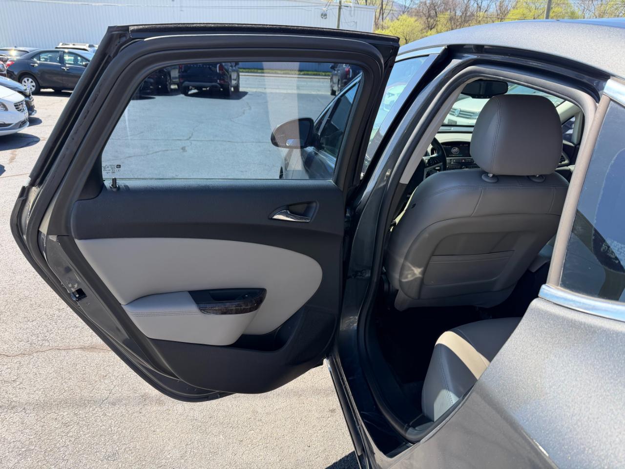 Buick Verano Base 2012