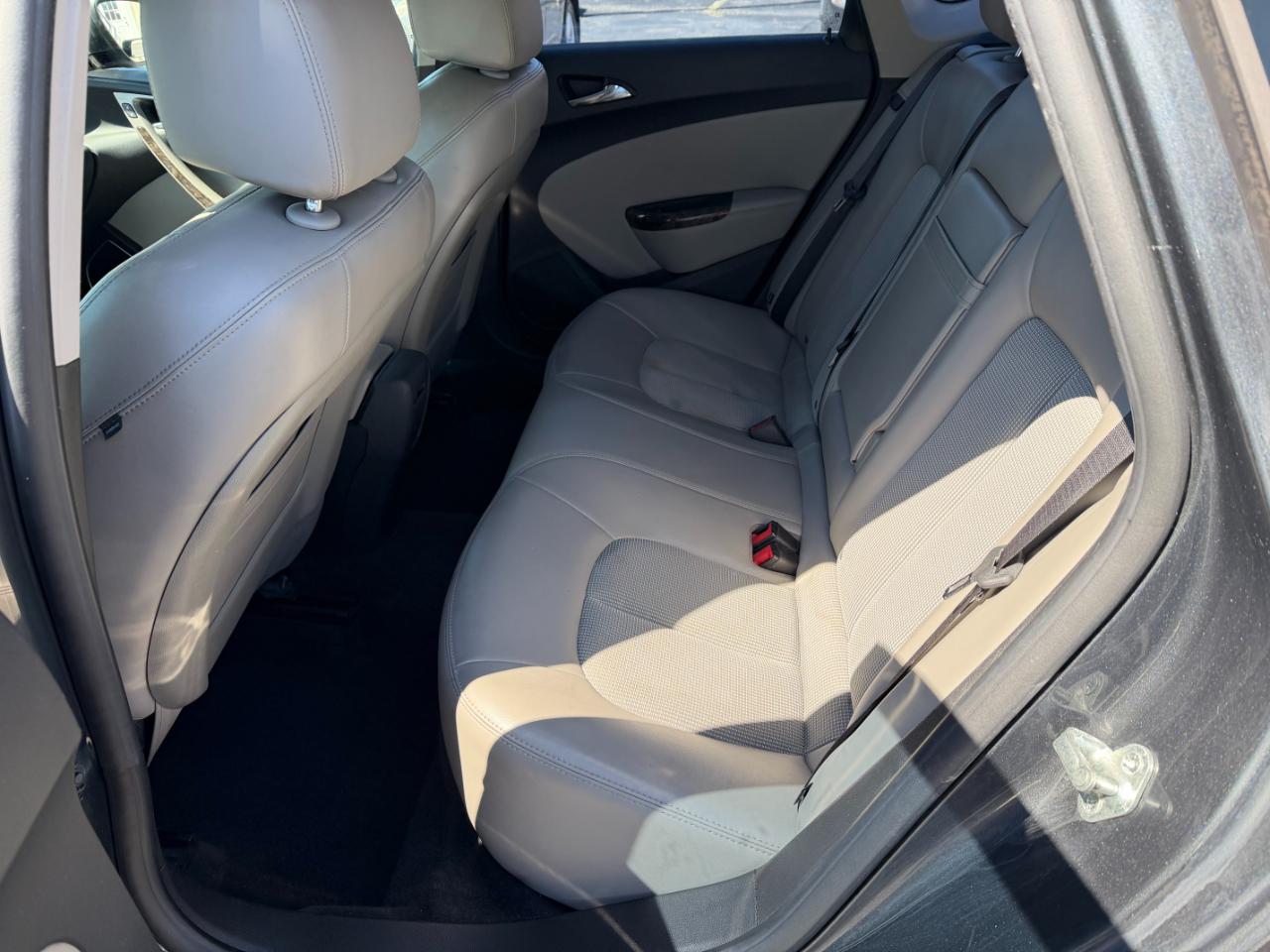 Buick Verano Base 2012