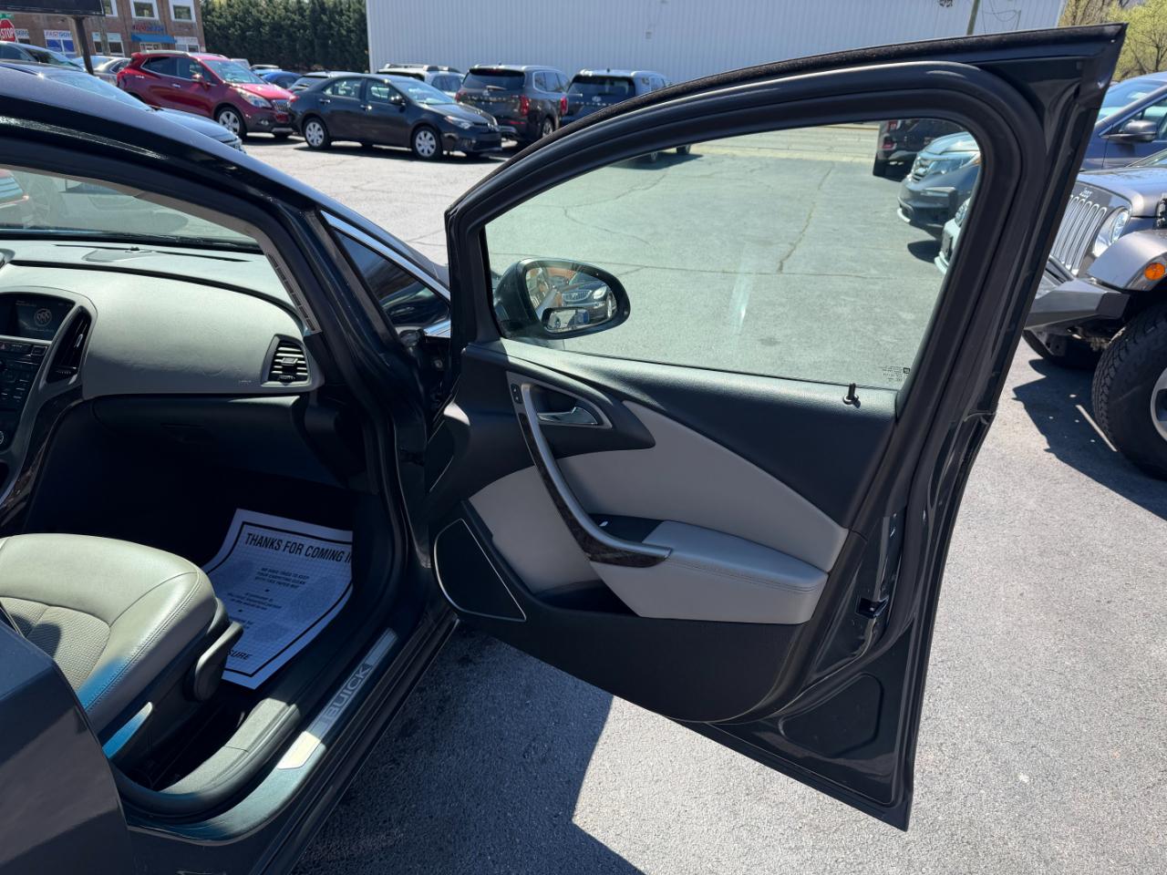 Buick Verano Base 2012