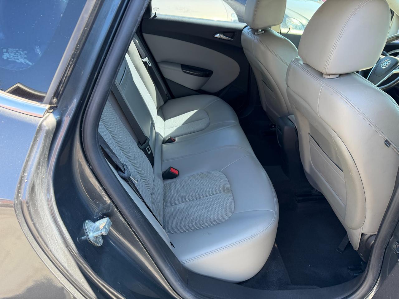 Buick Verano Base 2012