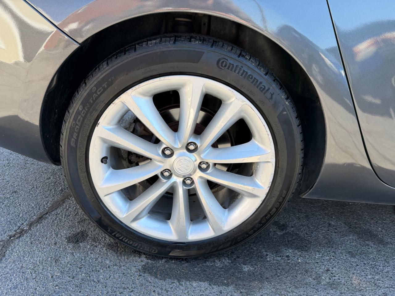 Buick Verano Base 2012