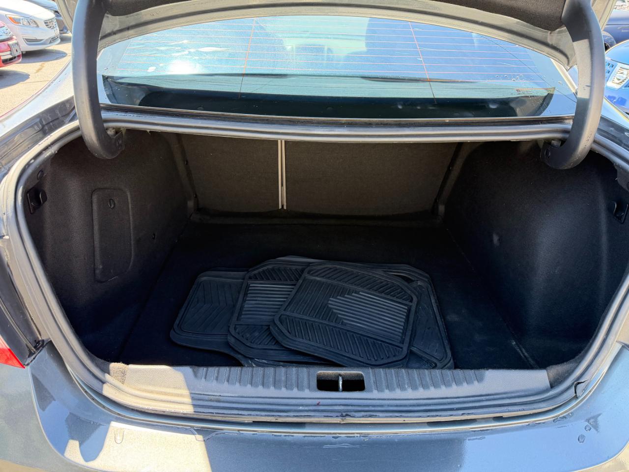 Buick Verano Base 2012