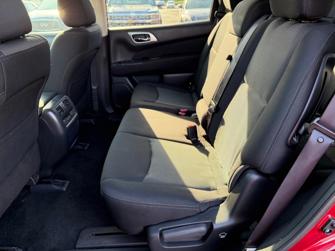 Nissan Pathfinder S 2017