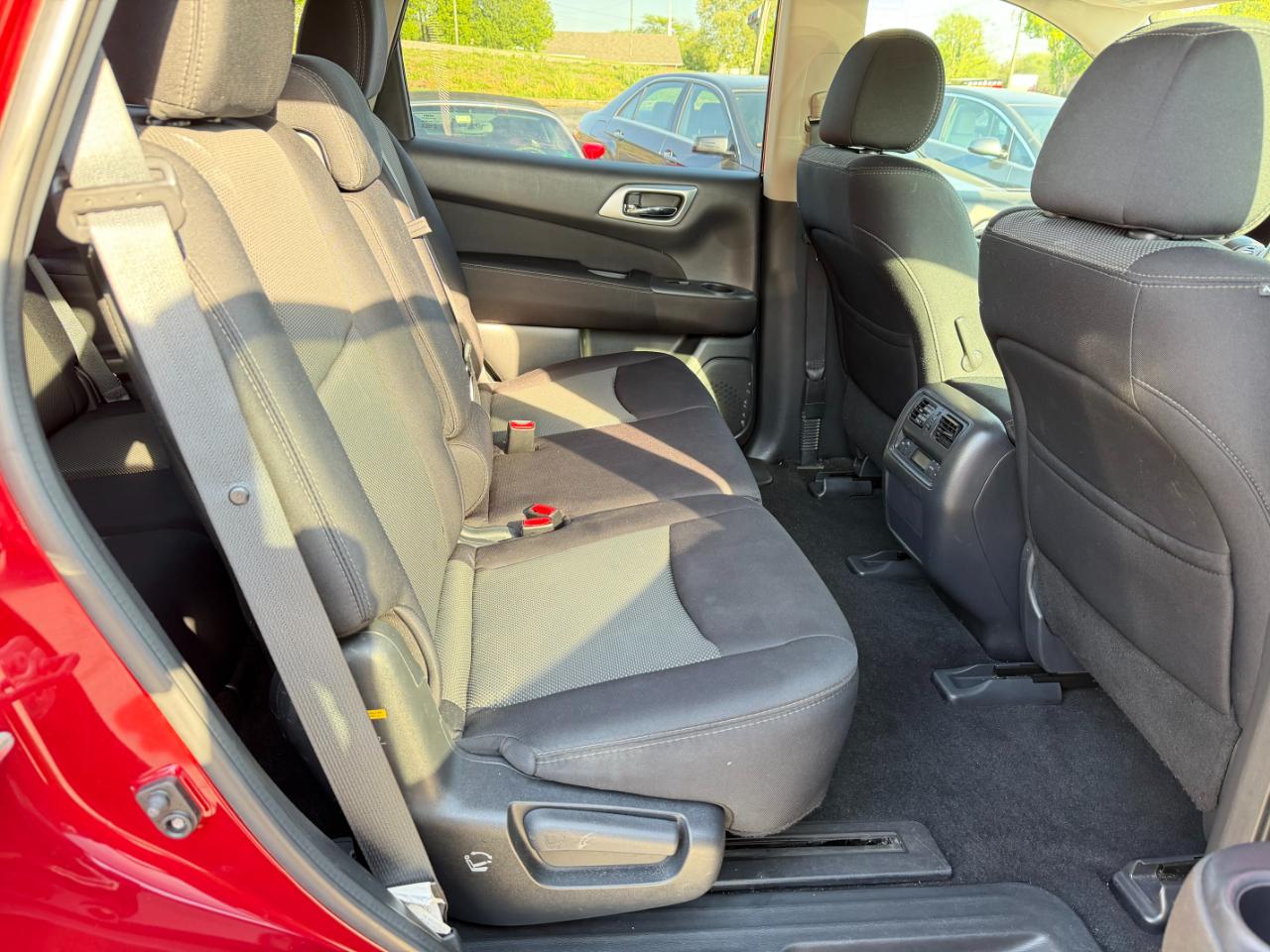 Nissan Pathfinder S 2017