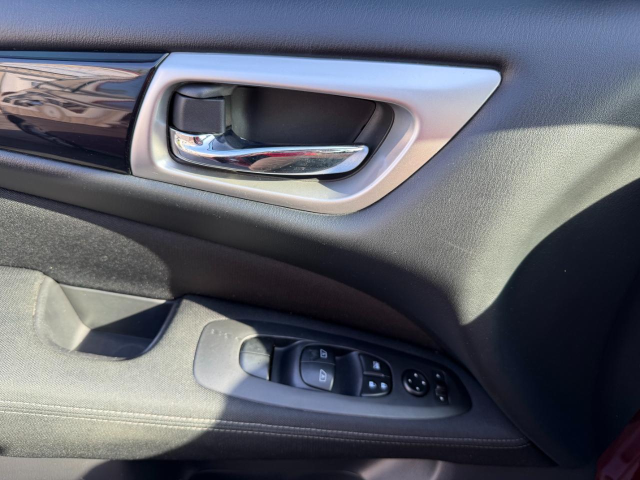 Nissan Pathfinder S 2017