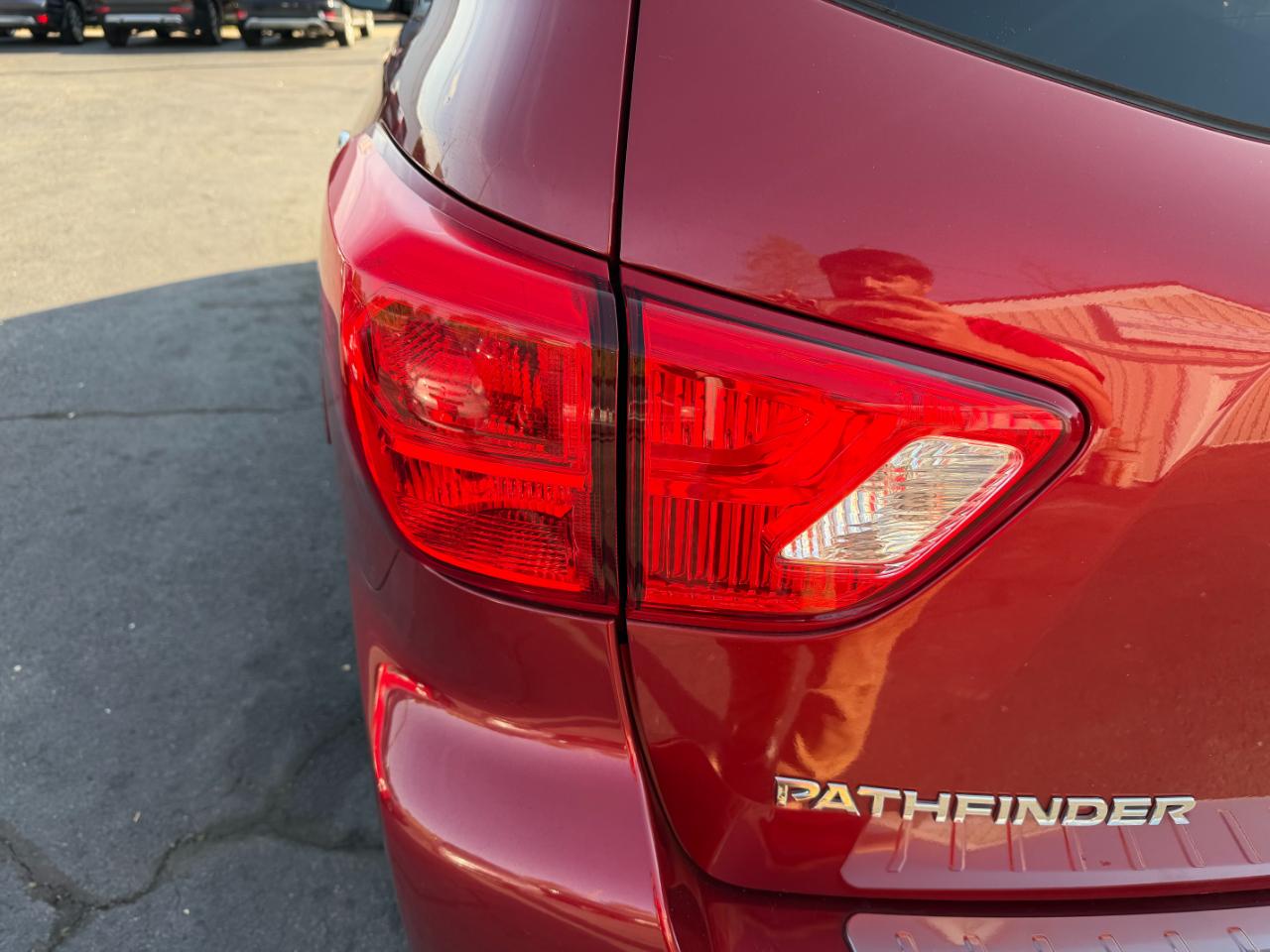 Nissan Pathfinder S 2017