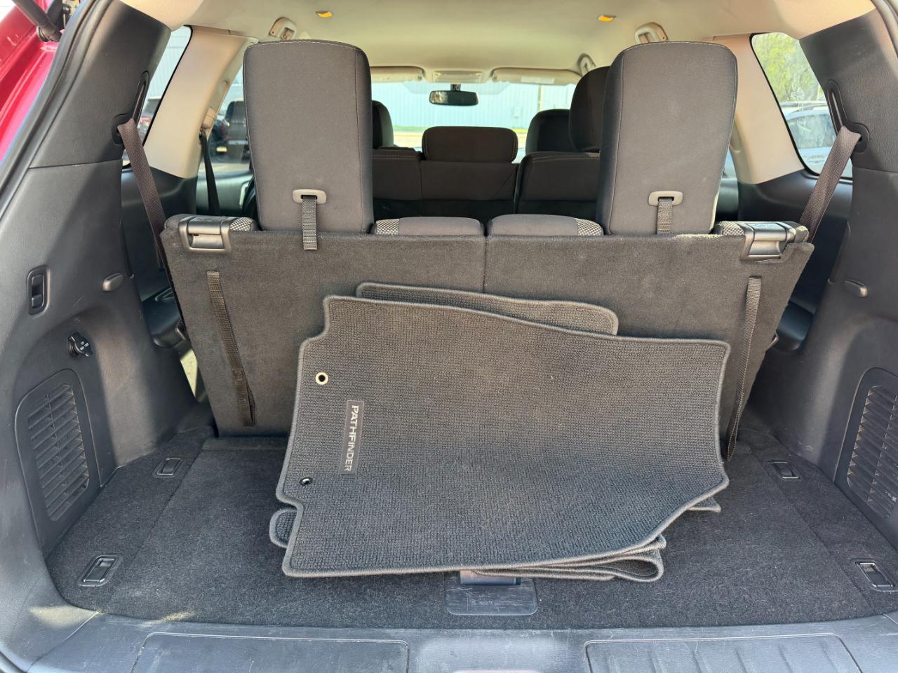 Nissan Pathfinder S 2017