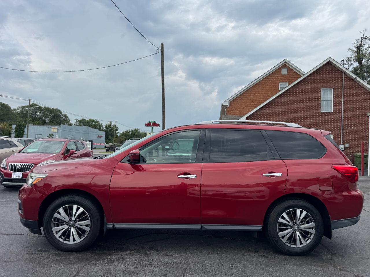 Nissan Pathfinder S 2017
