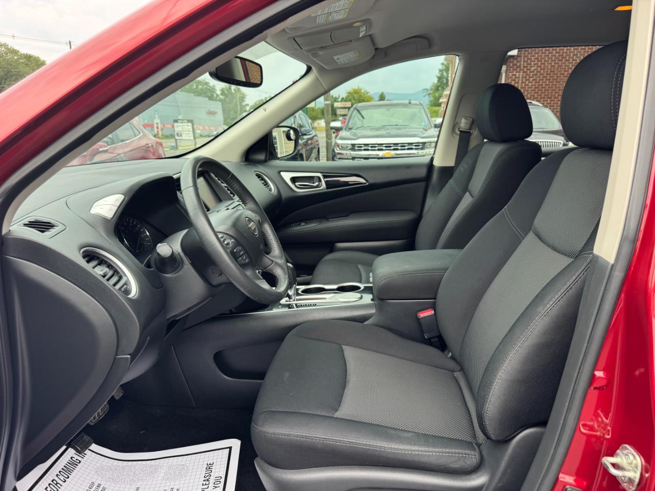Nissan Pathfinder S 2017