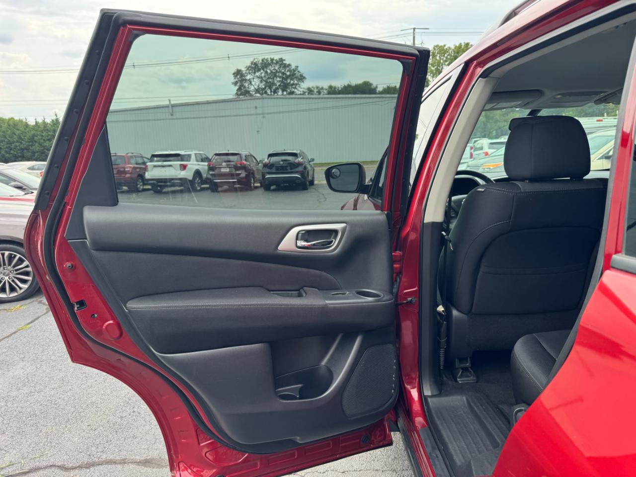 Nissan Pathfinder S 2017