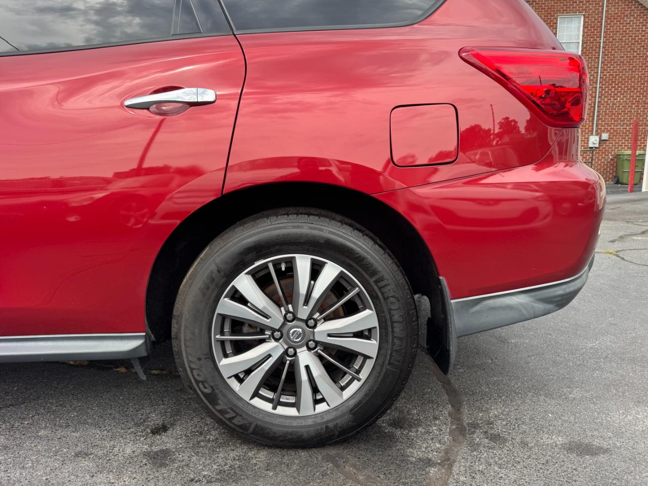 Nissan Pathfinder S 2017