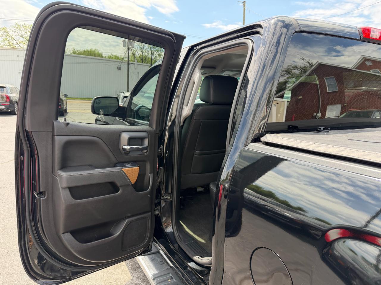 Chevrolet Silverado 1500 LTZ Double Cab Short Box 2WD 2018