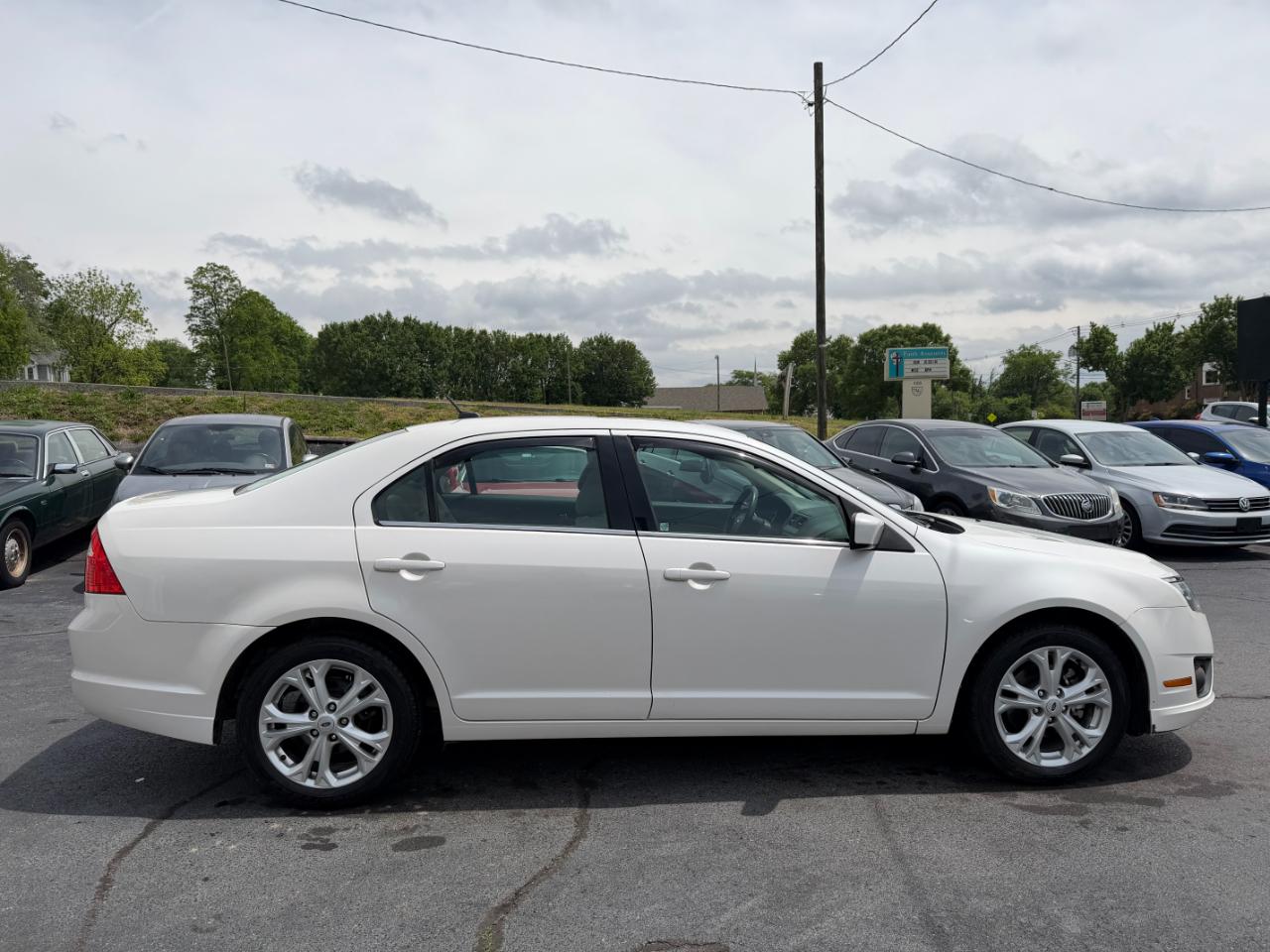 Ford Fusion SE 2012