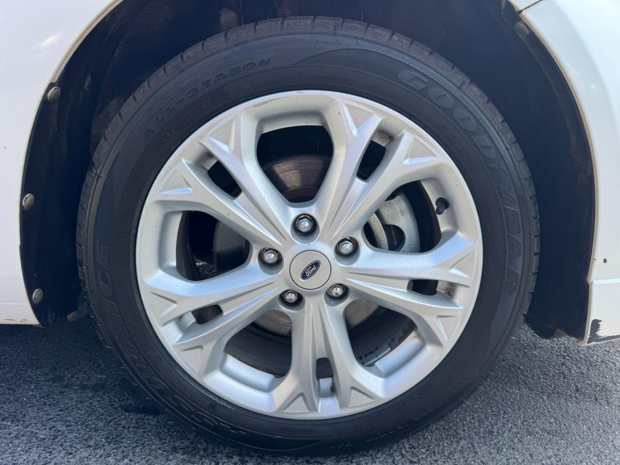 Ford Fusion SE 2012
