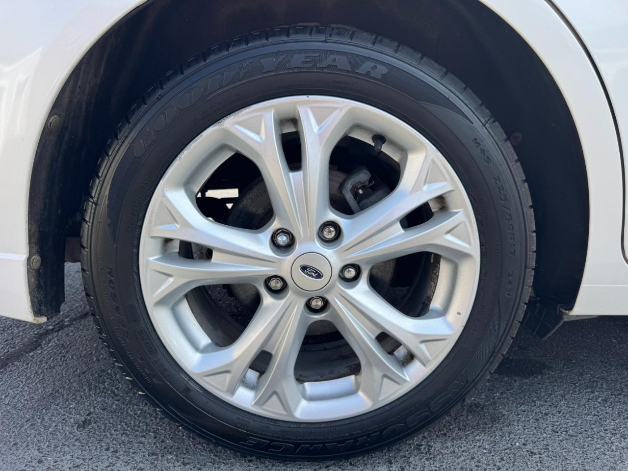Ford Fusion SE 2012