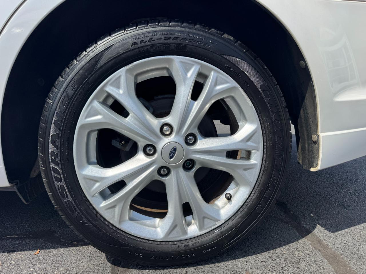 Ford Fusion SE 2012