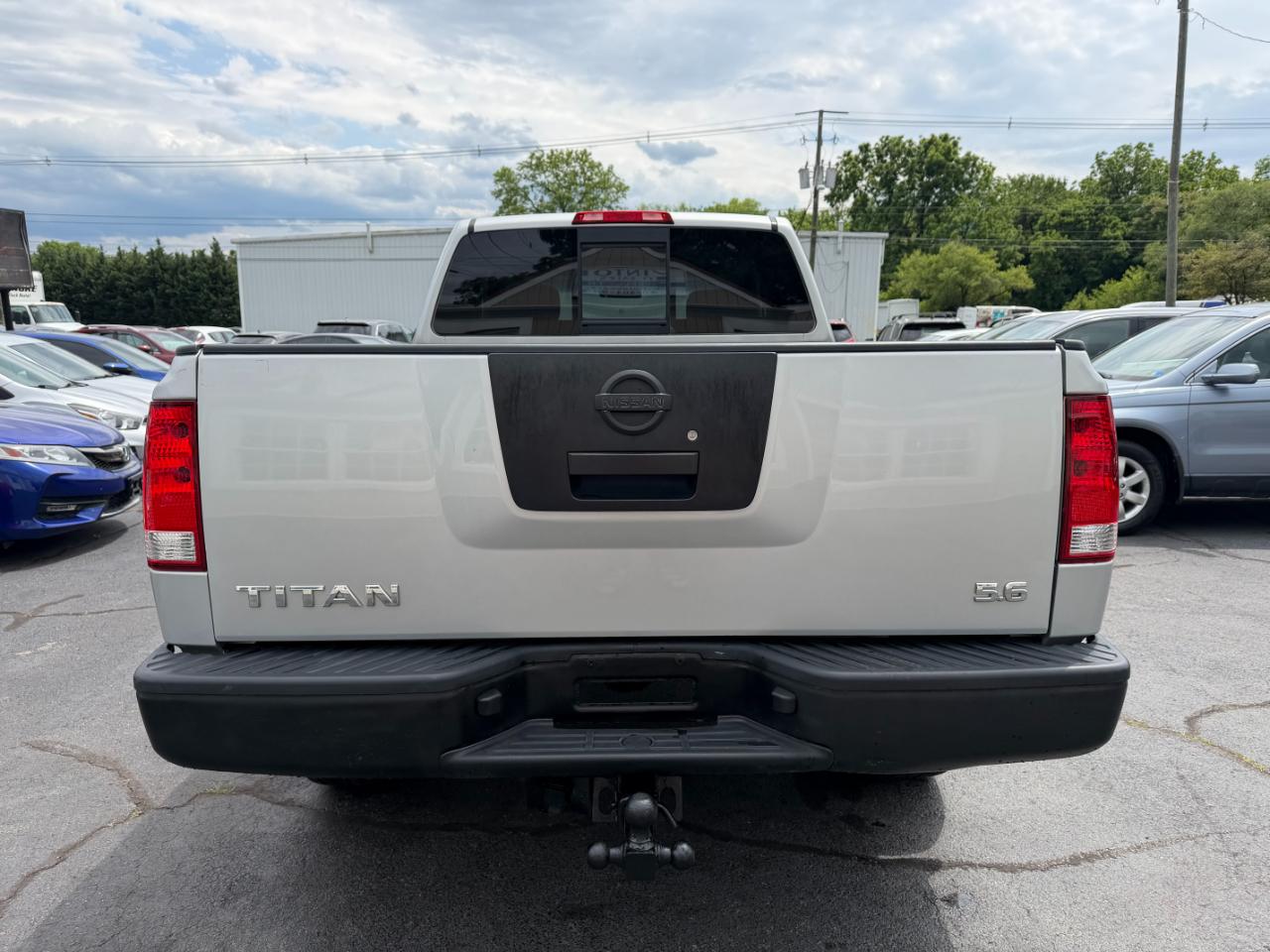 Nissan Titan SV King Cab 4WD 2010