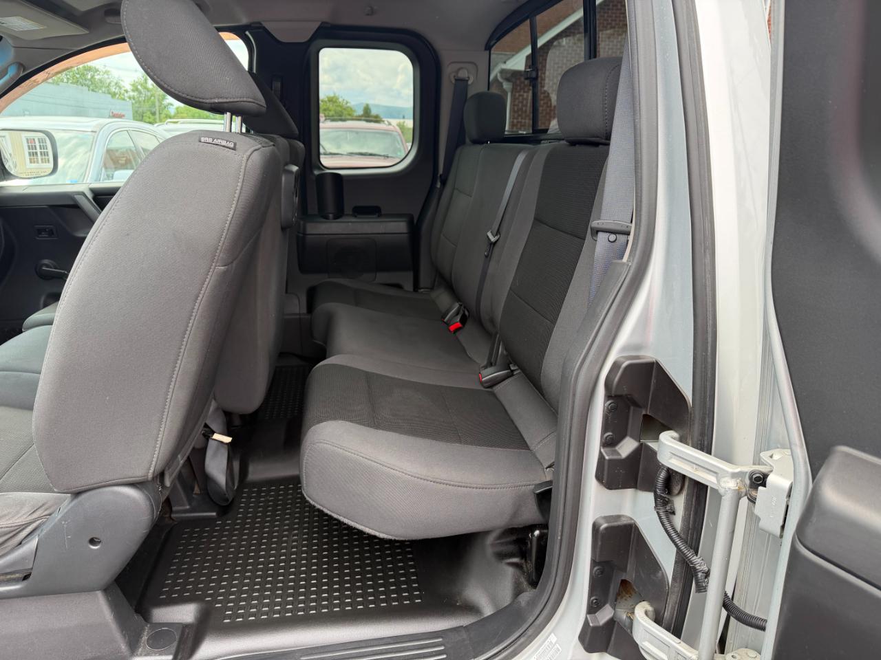 Nissan Titan SV King Cab 4WD 2010