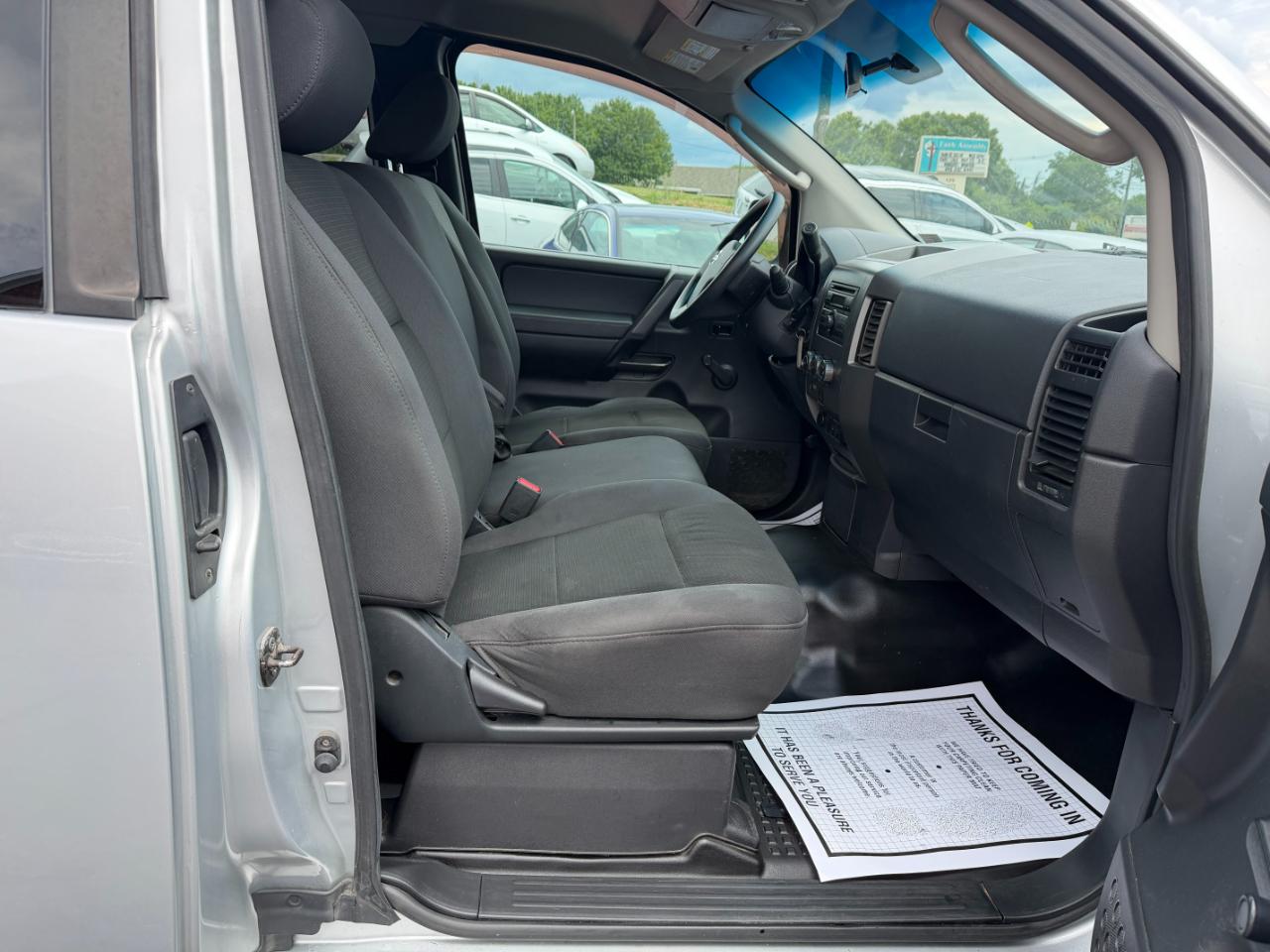 Nissan Titan SV King Cab 4WD 2010