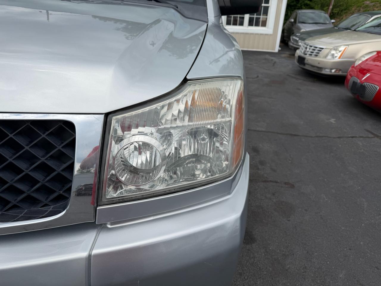 Nissan Titan SV King Cab 4WD 2010