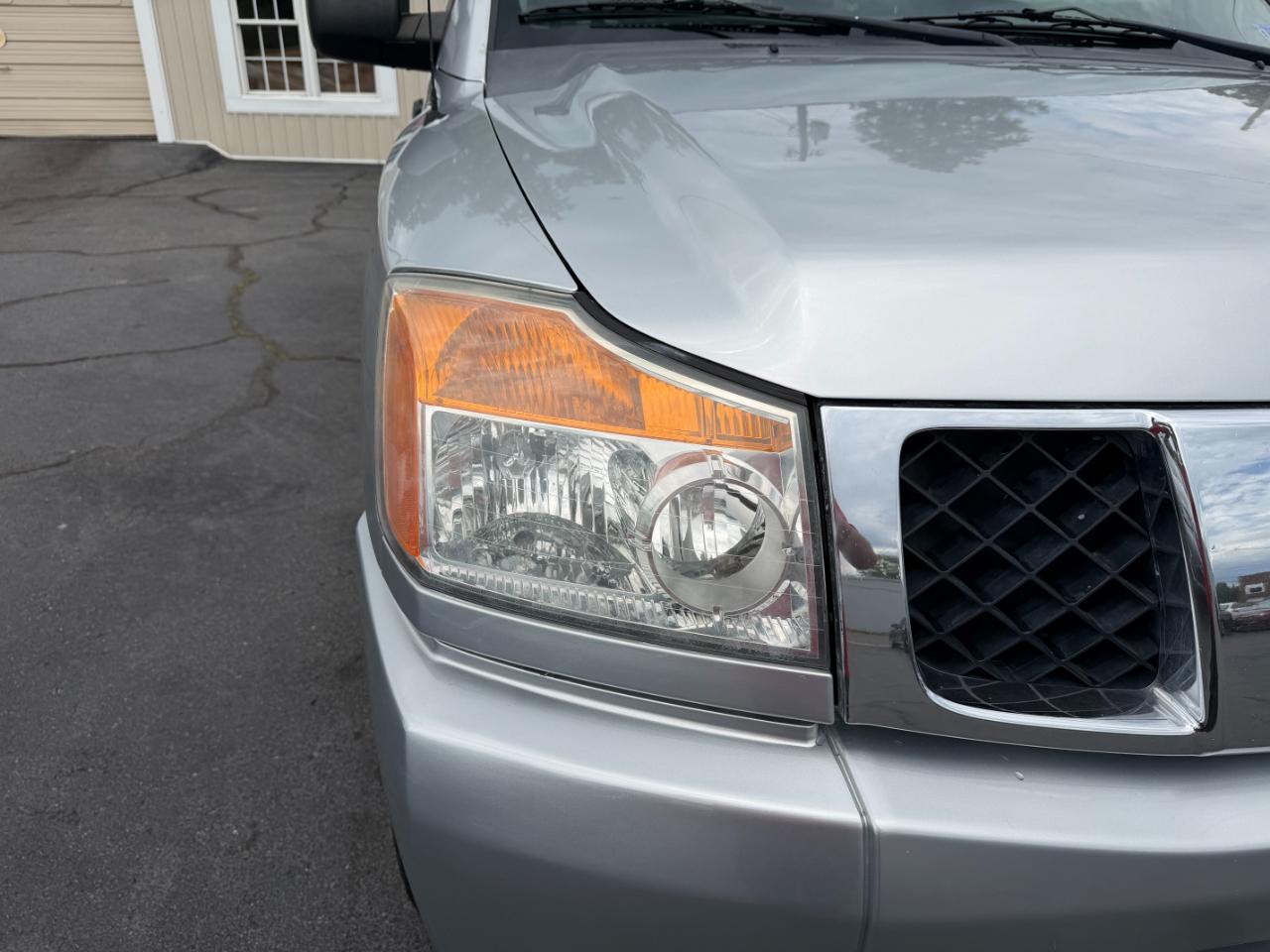 Nissan Titan SV King Cab 4WD 2010