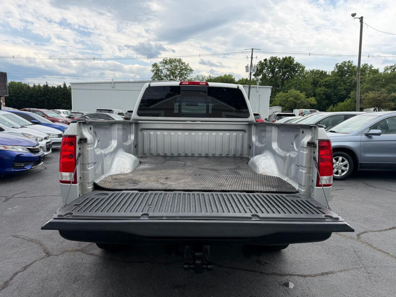 Nissan Titan SV King Cab 4WD 2010