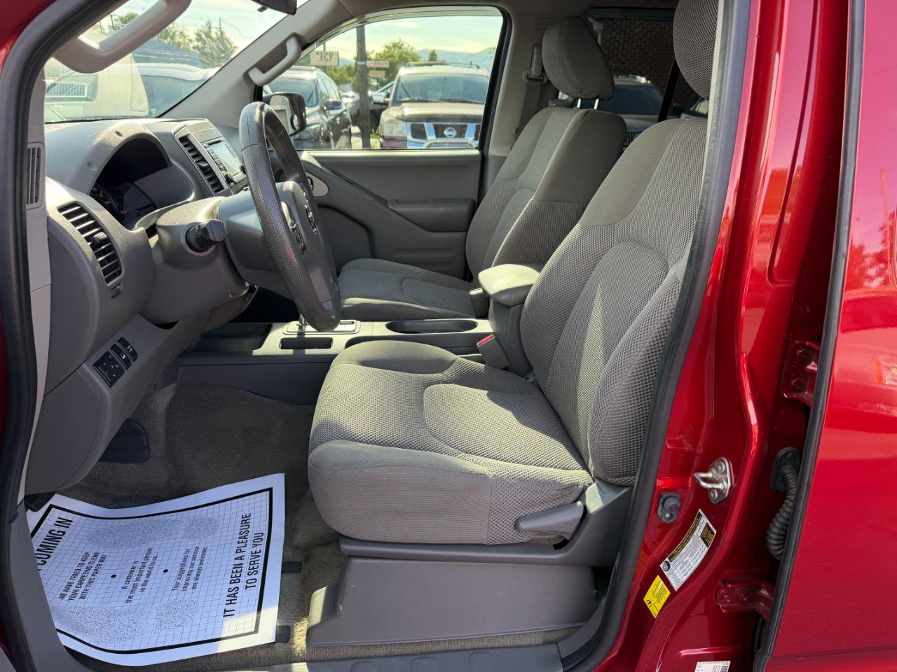 Nissan Frontier SV Crew Cab 4WD 2016
