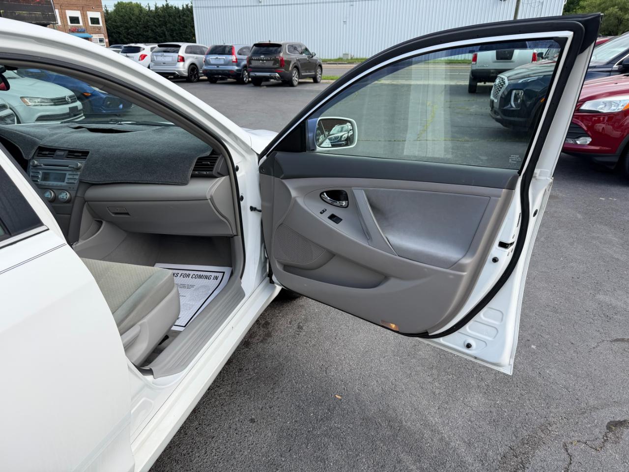 Toyota Camry LE 4D Sedan 2008