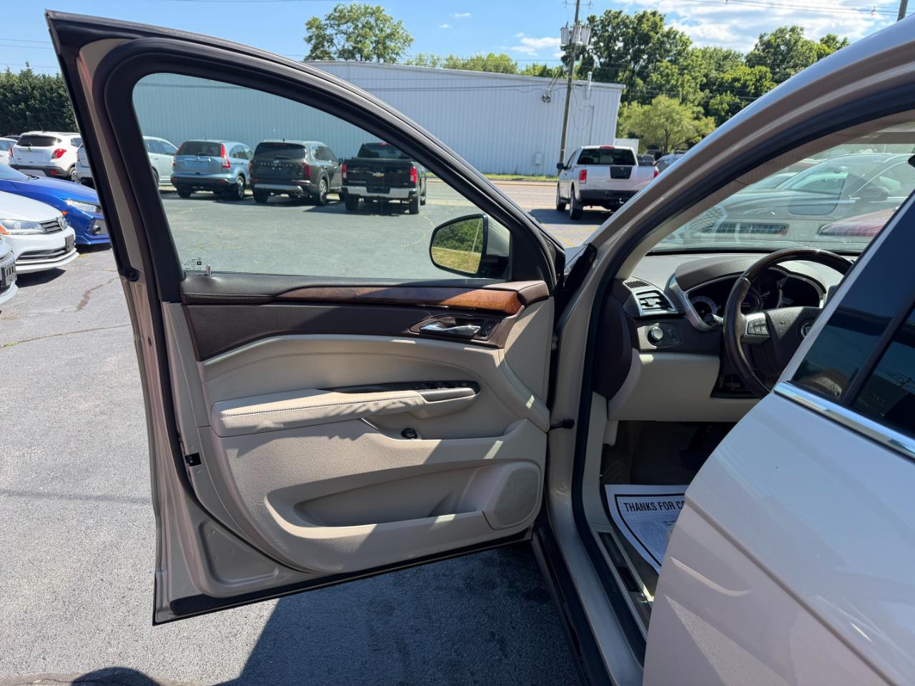 Cadillac SRX Luxury 2012