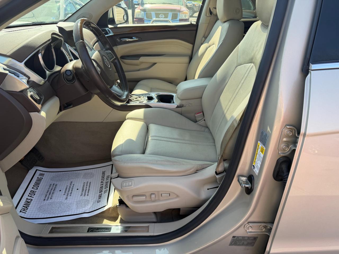 Cadillac SRX Luxury 2012