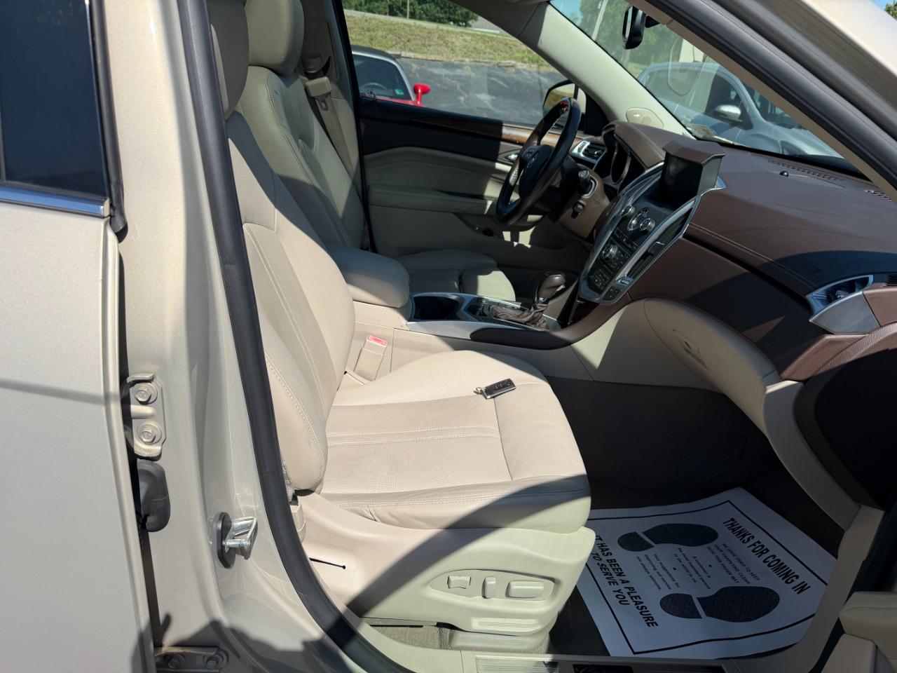 Cadillac SRX Luxury 2012