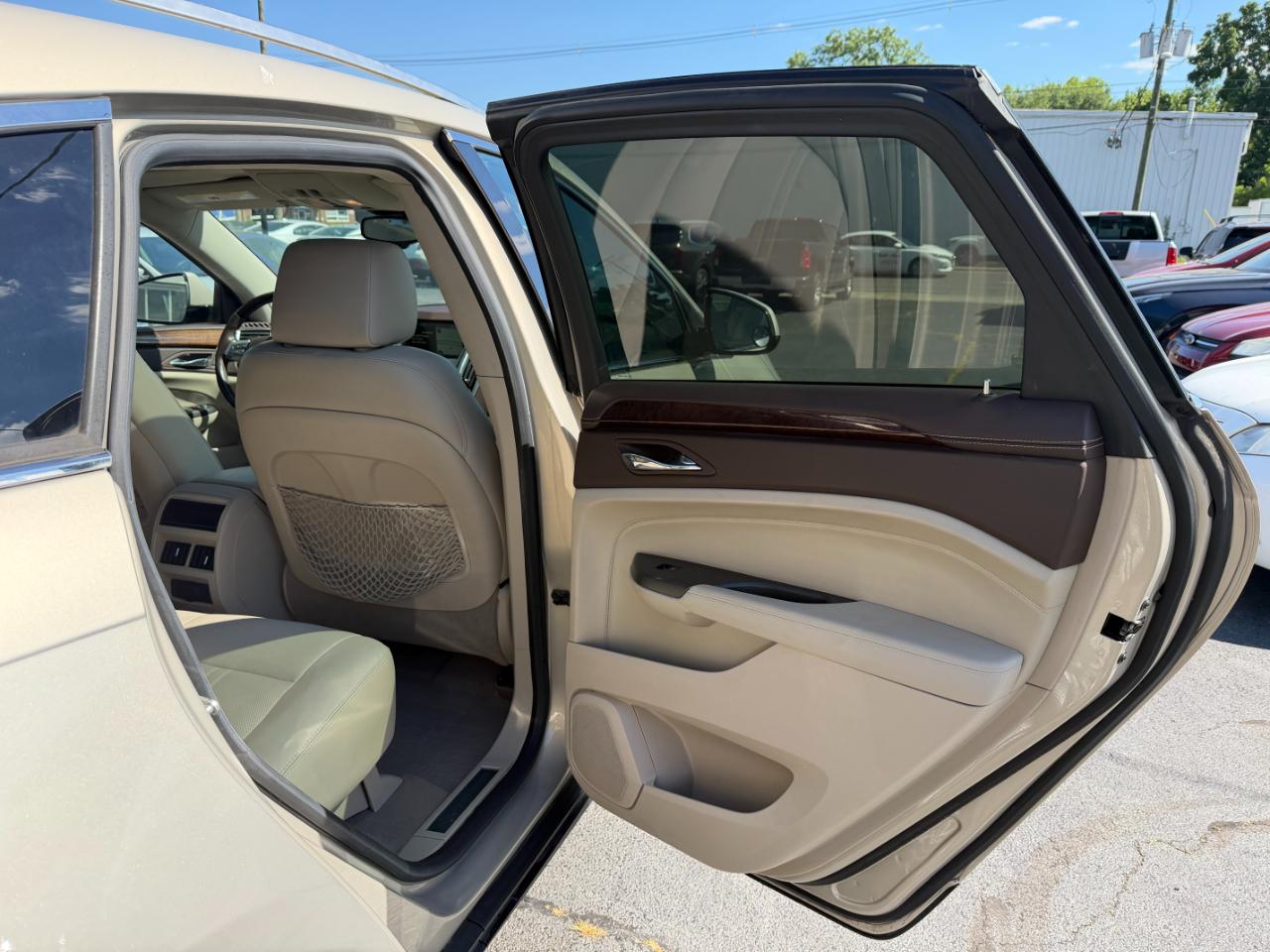 Cadillac SRX Luxury 2012