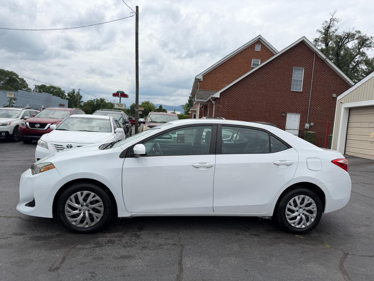 Toyota Corolla LE 4D Sedan 2018